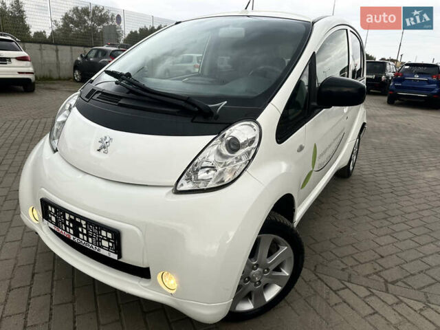 Белый Пежо иOн, объемом двигателя 0 л и пробегом 74 тыс. км за 4899 $, фото 1 на Automoto.ua