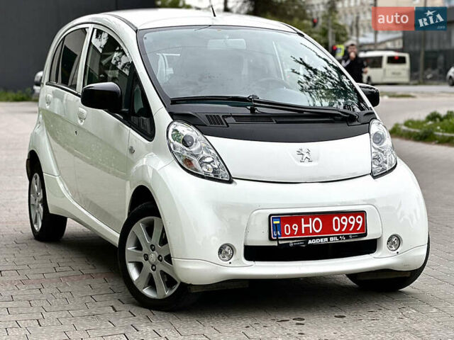 Белый Пежо иOн, объемом двигателя 0 л и пробегом 55 тыс. км за 7999 $, фото 1 на Automoto.ua