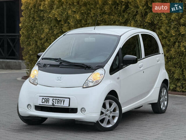 Белый Пежо иOн, объемом двигателя 0 л и пробегом 55 тыс. км за 6500 $, фото 1 на Automoto.ua