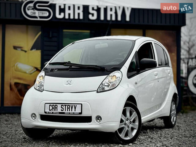 Белый Пежо иOн, объемом двигателя 0 л и пробегом 52 тыс. км за 6900 $, фото 1 на Automoto.ua