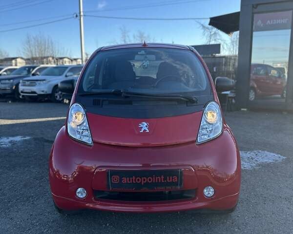 Красный Пежо иOн, объемом двигателя 0 л и пробегом 128 тыс. км за 4200 $, фото 1 на Automoto.ua