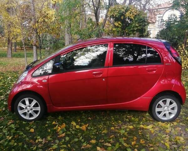 Красный Пежо иOн, объемом двигателя 0 л и пробегом 80 тыс. км за 4900 $, фото 1 на Automoto.ua
