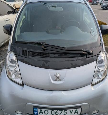 Серый Пежо иOн, объемом двигателя 0 л и пробегом 153 тыс. км за 4200 $, фото 1 на Automoto.ua