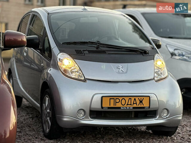 Серый Пежо иOн, объемом двигателя 0 л и пробегом 64 тыс. км за 4600 $, фото 1 на Automoto.ua