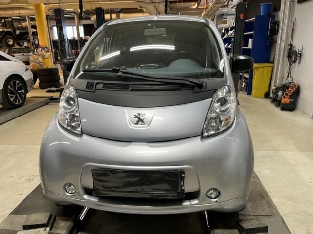 Серый Пежо иOн, объемом двигателя 0 л и пробегом 30 тыс. км за 5900 $, фото 1 на Automoto.ua