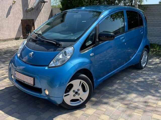 Синий Пежо иOн, объемом двигателя 0 л и пробегом 130 тыс. км за 3900 $, фото 1 на Automoto.ua