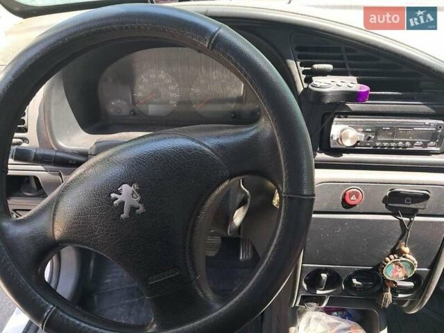 Білий Пежо Partner, об'ємом двигуна 1.9 л та пробігом 300 тис. км за 3100 $, фото 1 на Automoto.ua