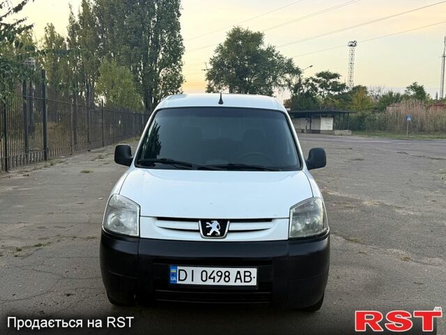Белый Пежо Partner, объемом двигателя 1.9 л и пробегом 311 тыс. км за 3650 $, фото 1 на Automoto.ua