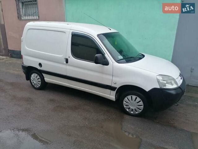 Белый Пежо Partner, объемом двигателя 1.36 л и пробегом 198 тыс. км за 2650 $, фото 1 на Automoto.ua