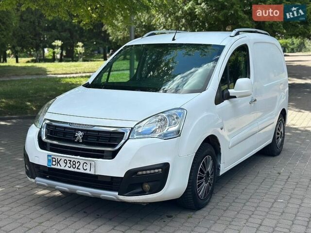 Білий Пежо Partner, об'ємом двигуна 1.56 л та пробігом 200 тис. км за 5000 $, фото 1 на Automoto.ua