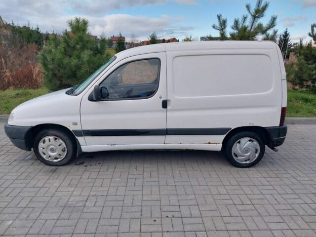 Белый Пежо Partner, объемом двигателя 0 л и пробегом 35 тыс. км за 1850 $, фото 1 на Automoto.ua