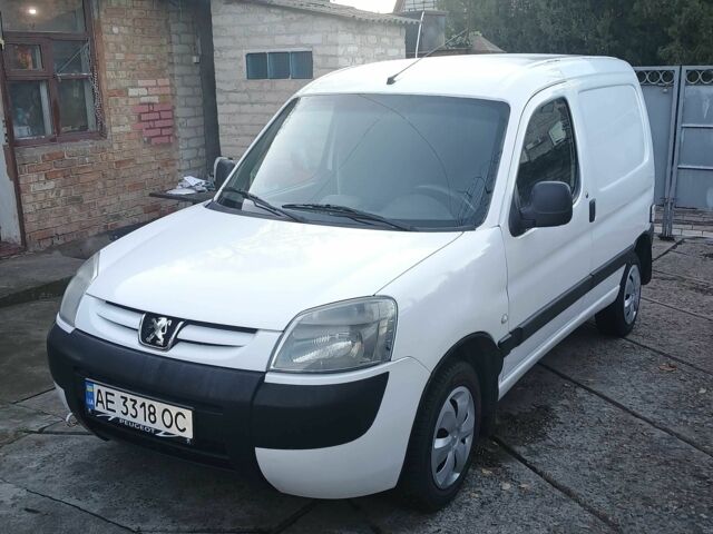 Белый Пежо Partner, объемом двигателя 1.9 л и пробегом 522 тыс. км за 3074 $, фото 1 на Automoto.ua
