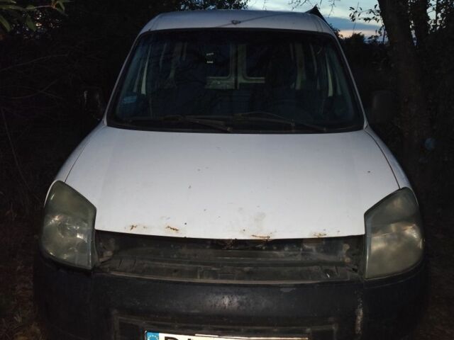 Белый Пежо Partner, объемом двигателя 0 л и пробегом 338 тыс. км за 1450 $, фото 1 на Automoto.ua