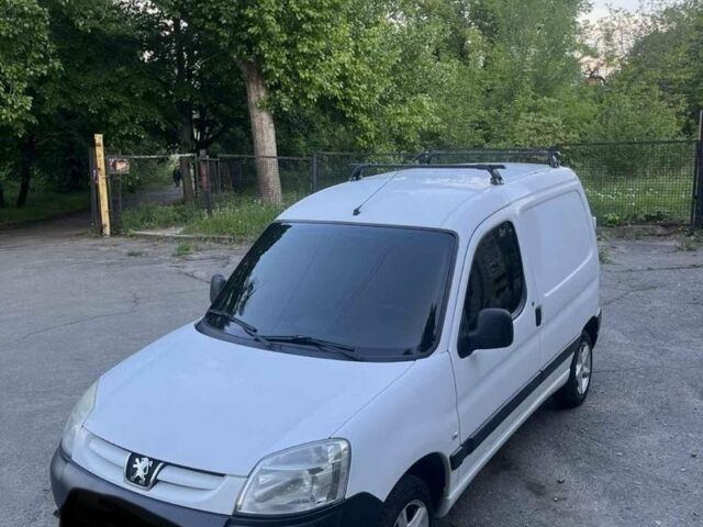Белый Пежо Partner, объемом двигателя 1.4 л и пробегом 270 тыс. км за 3800 $, фото 1 на Automoto.ua