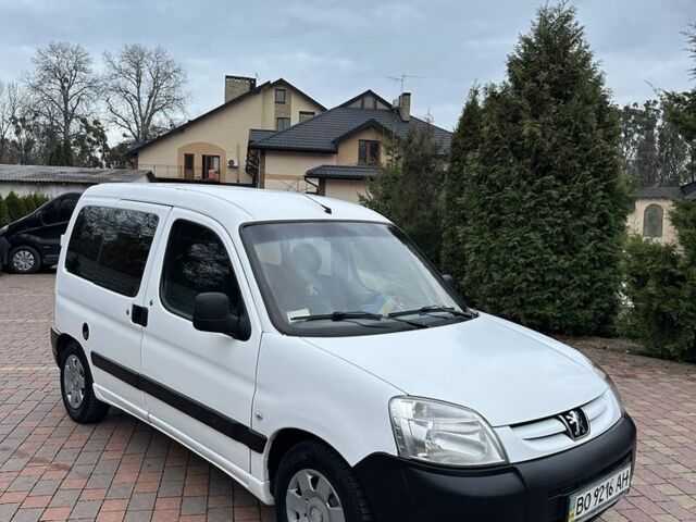 Білий Пежо Partner, об'ємом двигуна 1.6 л та пробігом 405 тис. км за 2549 $, фото 1 на Automoto.ua