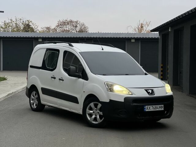 Білий Пежо Partner, об'ємом двигуна 1.6 л та пробігом 455 тис. км за 3300 $, фото 1 на Automoto.ua