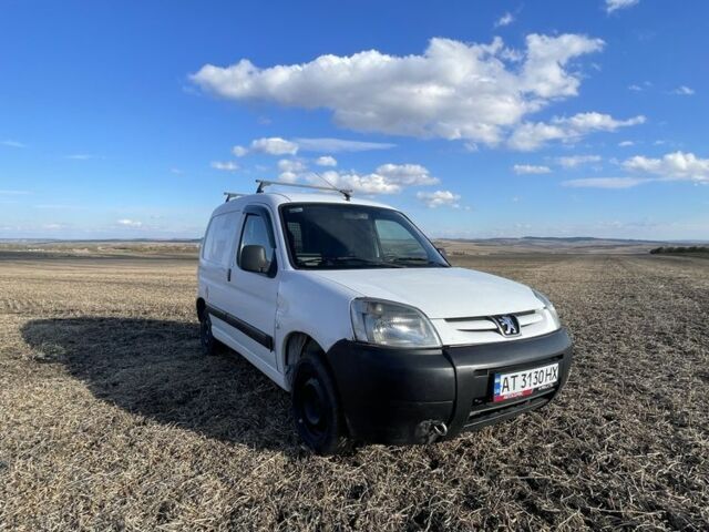 Белый Пежо Partner, объемом двигателя 1.6 л и пробегом 600 тыс. км за 2500 $, фото 1 на Automoto.ua