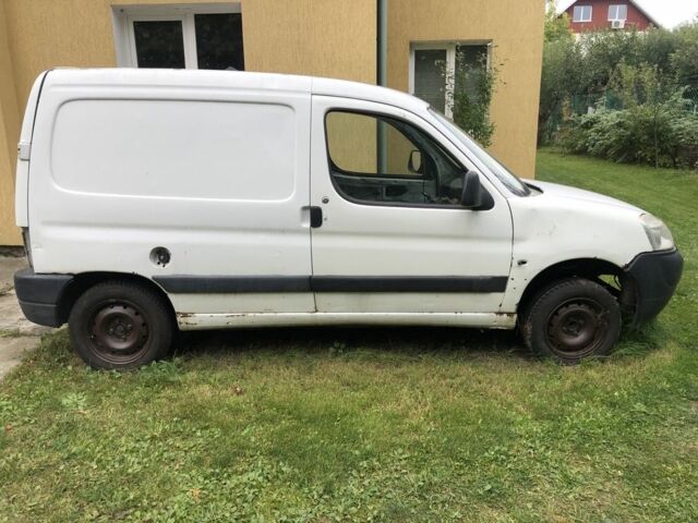 Белый Пежо Partner, объемом двигателя 0 л и пробегом 3 тыс. км за 601 $, фото 1 на Automoto.ua