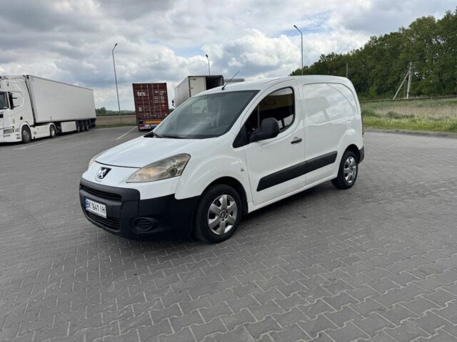 Белый Пежо Partner, объемом двигателя 1.6 л и пробегом 440 тыс. км за 5500 $, фото 1 на Automoto.ua