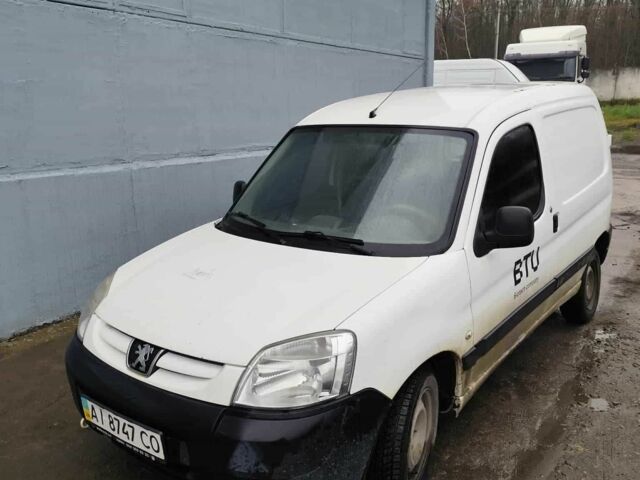 Белый Пежо Partner, объемом двигателя 1.4 л и пробегом 250 тыс. км за 2000 $, фото 1 на Automoto.ua