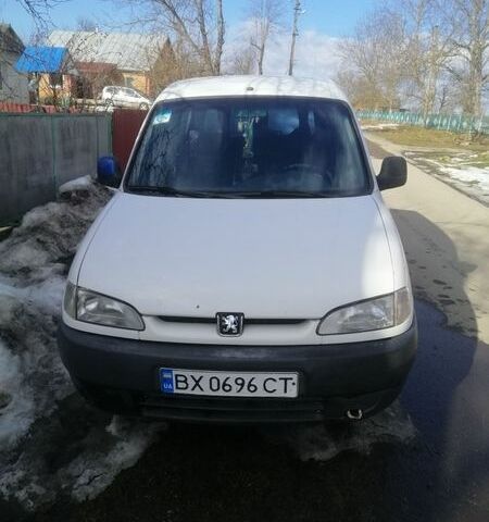 Белый Пежо Partner, объемом двигателя 1.87 л и пробегом 420 тыс. км за 2000 $, фото 1 на Automoto.ua