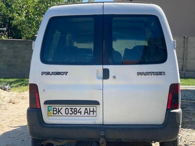 Білий Пежо Partner, об'ємом двигуна 0 л та пробігом 420 тис. км за 2200 $, фото 1 на Automoto.ua