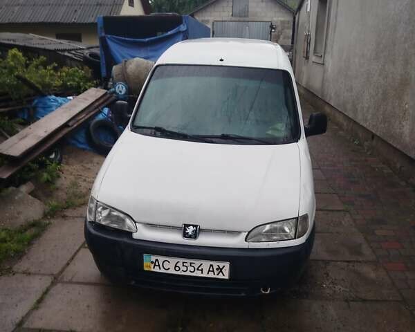 Білий Пежо Partner, об'ємом двигуна 1.9 л та пробігом 350 тис. км за 1800 $, фото 1 на Automoto.ua