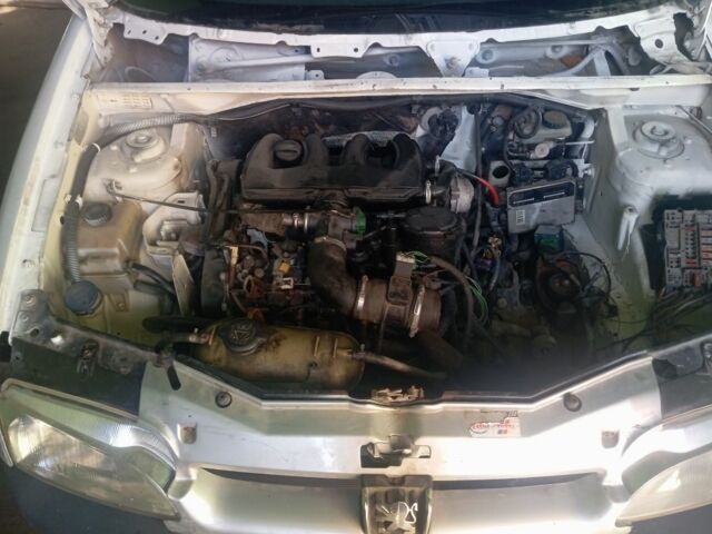 Белый Пежо Partner, объемом двигателя 1.9 л и пробегом 200 тыс. км за 2199 $, фото 1 на Automoto.ua