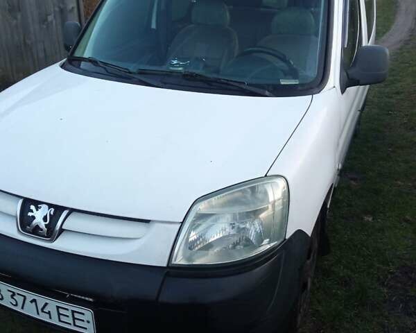 Белый Пежо Partner, объемом двигателя 1.87 л и пробегом 370 тыс. км за 3000 $, фото 1 на Automoto.ua