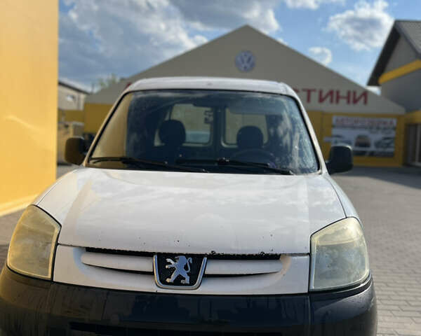 Білий Пежо Partner, об'ємом двигуна 2 л та пробігом 442 тис. км за 2700 $, фото 1 на Automoto.ua