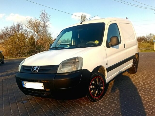 Белый Пежо Partner, объемом двигателя 1.9 л и пробегом 516 тыс. км за 2999 $, фото 1 на Automoto.ua