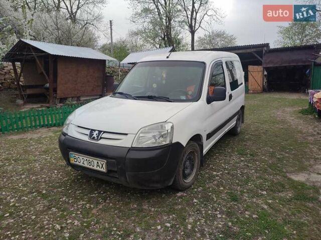 Белый Пежо Partner, объемом двигателя 1.87 л и пробегом 302 тыс. км за 4200 $, фото 1 на Automoto.ua