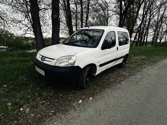 Белый Пежо Partner, объемом двигателя 1.9 л и пробегом 270 тыс. км за 2350 $, фото 1 на Automoto.ua