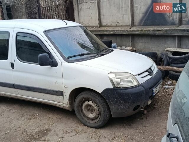 Білий Пежо Partner, об'ємом двигуна 2 л та пробігом 256 тис. км за 3000 $, фото 1 на Automoto.ua