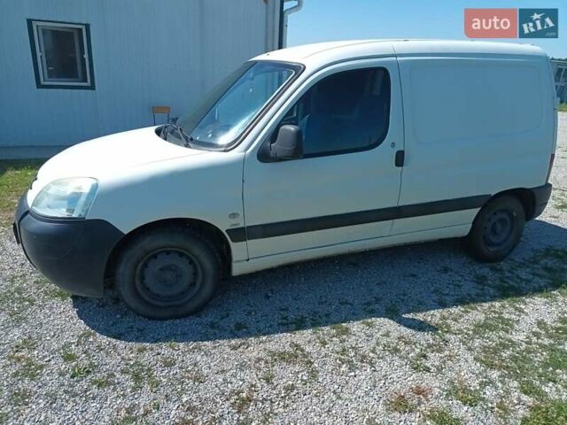 Белый Пежо Partner, объемом двигателя 1.9 л и пробегом 298 тыс. км за 2800 $, фото 1 на Automoto.ua