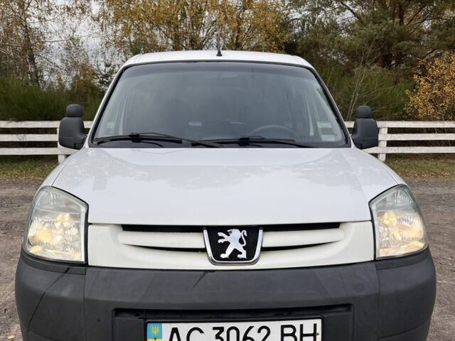 Білий Пежо Partner, об'ємом двигуна 1.6 л та пробігом 320 тис. км за 3700 $, фото 1 на Automoto.ua