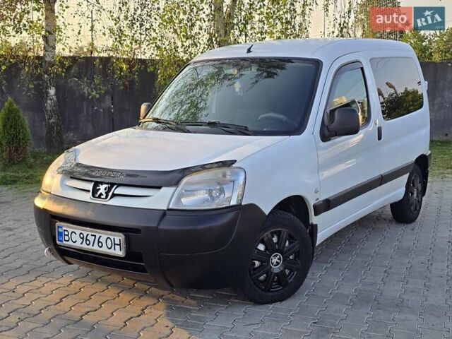 Білий Пежо Partner, об'ємом двигуна 1.6 л та пробігом 240 тис. км за 4699 $, фото 1 на Automoto.ua