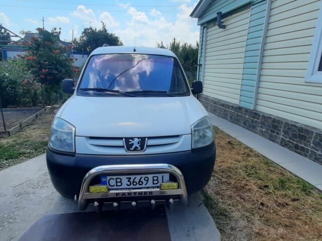 Білий Пежо Partner, об'ємом двигуна 1.4 л та пробігом 210 тис. км за 3500 $, фото 1 на Automoto.ua