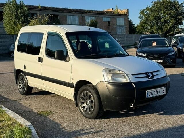 Белый Пежо Partner, объемом двигателя 1.56 л и пробегом 408 тыс. км за 3400 $, фото 1 на Automoto.ua