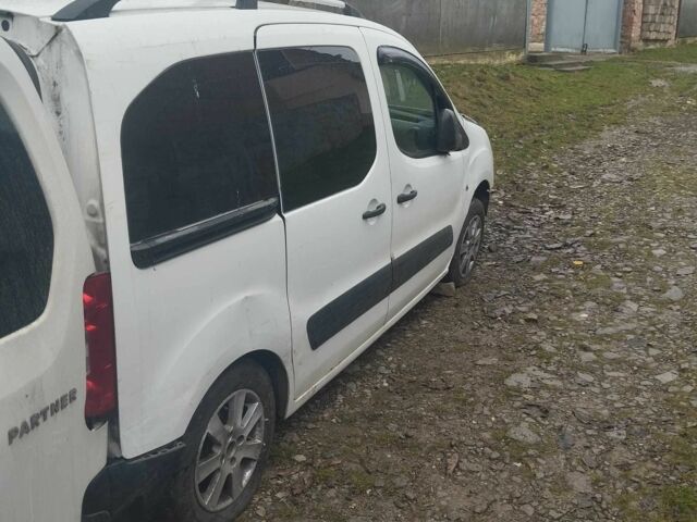 Белый Пежо Partner, объемом двигателя 0 л и пробегом 370 тыс. км за 1700 $, фото 1 на Automoto.ua