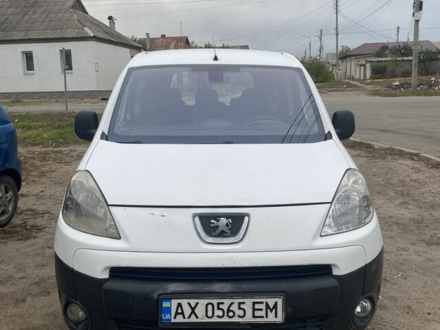 Білий Пежо Partner, об'ємом двигуна 1.6 л та пробігом 222 тис. км за 4600 $, фото 1 на Automoto.ua