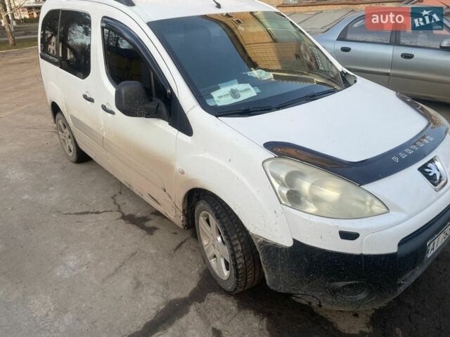 Белый Пежо Partner, объемом двигателя 1.59 л и пробегом 300 тыс. км за 4200 $, фото 1 на Automoto.ua