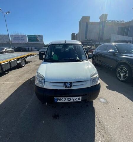 Белый Пежо Partner, объемом двигателя 1.56 л и пробегом 340 тыс. км за 4300 $, фото 1 на Automoto.ua