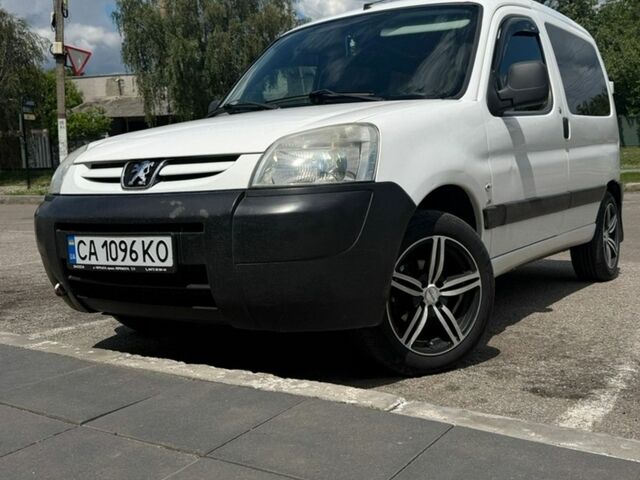 Білий Пежо Partner, об'ємом двигуна 1.56 л та пробігом 267 тис. км за 4400 $, фото 1 на Automoto.ua