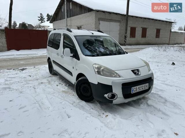 Белый Пежо Partner, объемом двигателя 1.6 л и пробегом 257 тыс. км за 5750 $, фото 1 на Automoto.ua