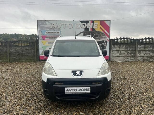 Белый Пежо Partner, объемом двигателя 1.6 л и пробегом 208 тыс. км за 6999 $, фото 1 на Automoto.ua