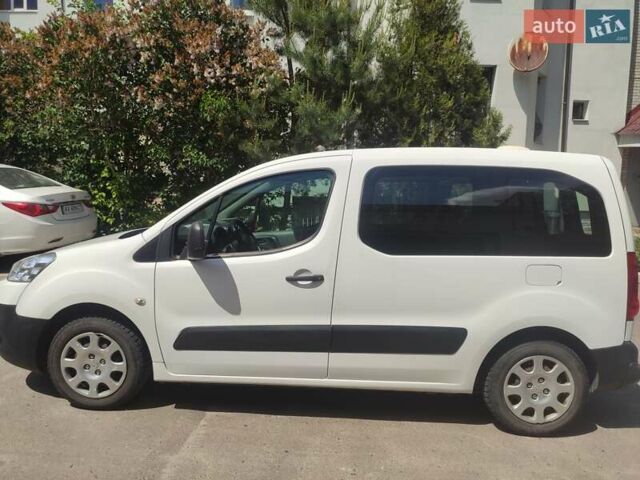 Белый Пежо Partner, объемом двигателя 1.56 л и пробегом 197 тыс. км за 7200 $, фото 1 на Automoto.ua