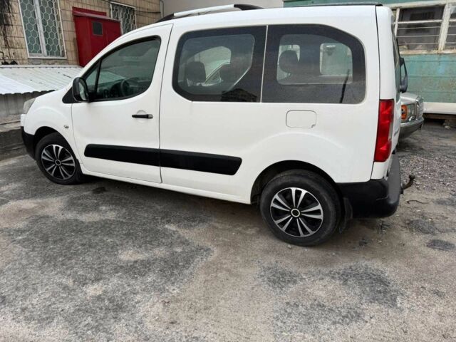 Белый Пежо Partner, объемом двигателя 1.6 л и пробегом 280 тыс. км за 5400 $, фото 1 на Automoto.ua