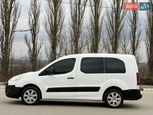 Білий Пежо Partner, об'ємом двигуна 1.6 л та пробігом 241 тис. км за 4999 $, фото 1 на Automoto.ua