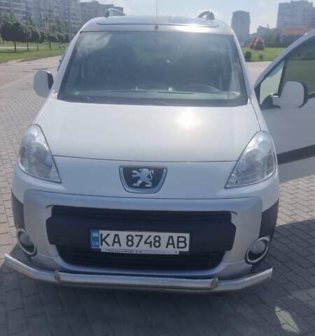 Білий Пежо Partner, об'ємом двигуна 1.56 л та пробігом 260 тис. км за 7300 $, фото 1 на Automoto.ua